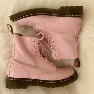 *RARE* Dr. Martens Size US 7